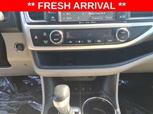 Used 2018 Toyota Highlander Limited Platinum image 23