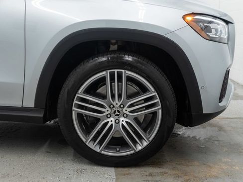 Used 2025 Mercedes-Benz GLS 450 4MATIC image 46