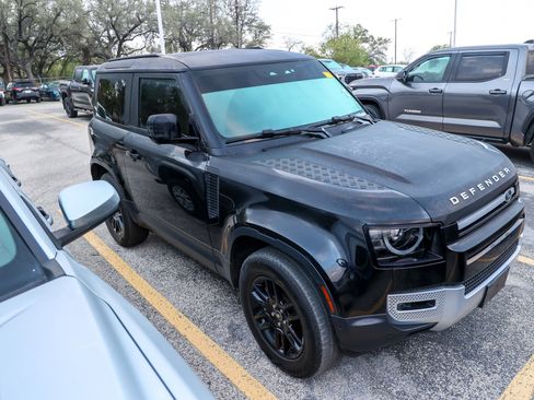 Used 2023 Land Rover Defender 90 SE image 5