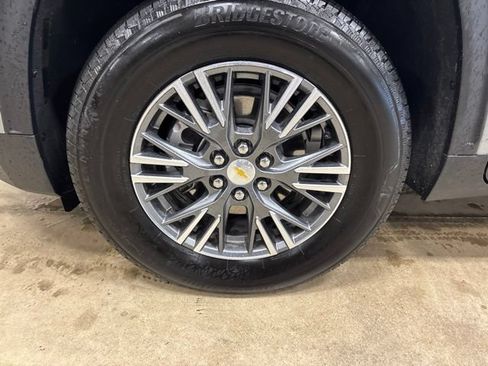 Used 2026 Chevrolet Traverse LT FWD image 11