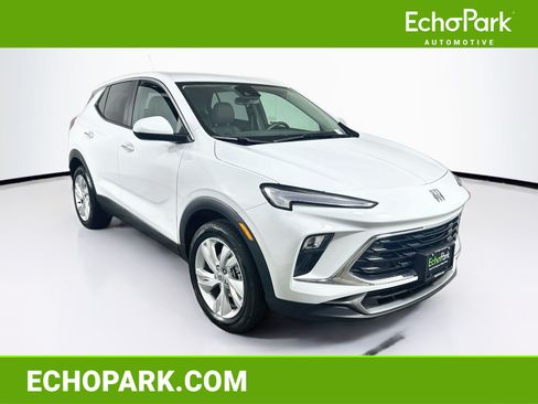 Used 2025 Buick Encore GX Preferred FWD image 1