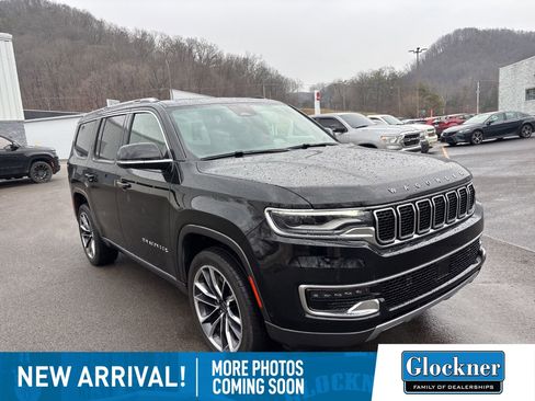 Used 2022 Jeep Wagoneer Series III w/ Premium Group I image 3