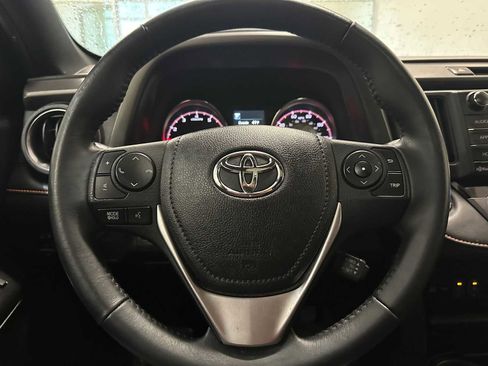 Used 2016 Toyota RAV4 SE image 11