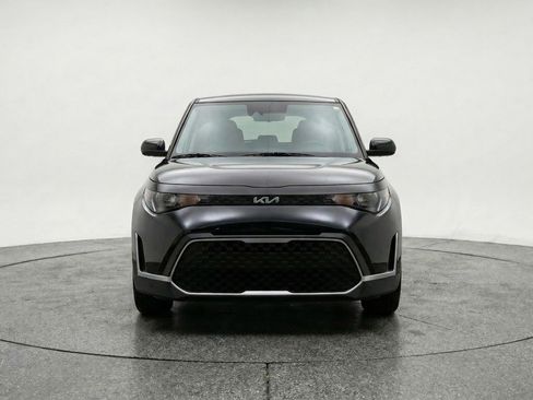 Used 2025 Kia Soul LX w/ LX Technology Package FWD image 2