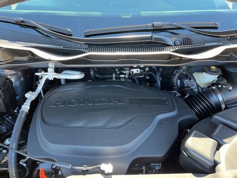 New 2026 Honda Odyssey Elite image 8
