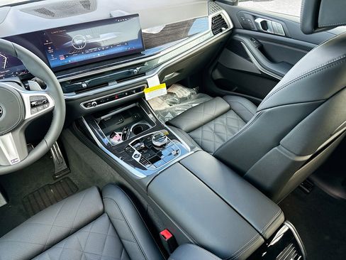 New 2026 BMW X7 xDrive40i w/ Executive Package image 18