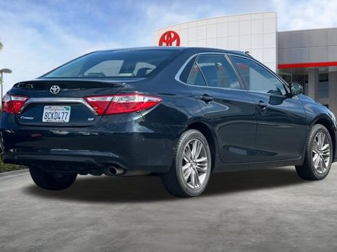 Certified 2017 Toyota Camry SE FWD image 5