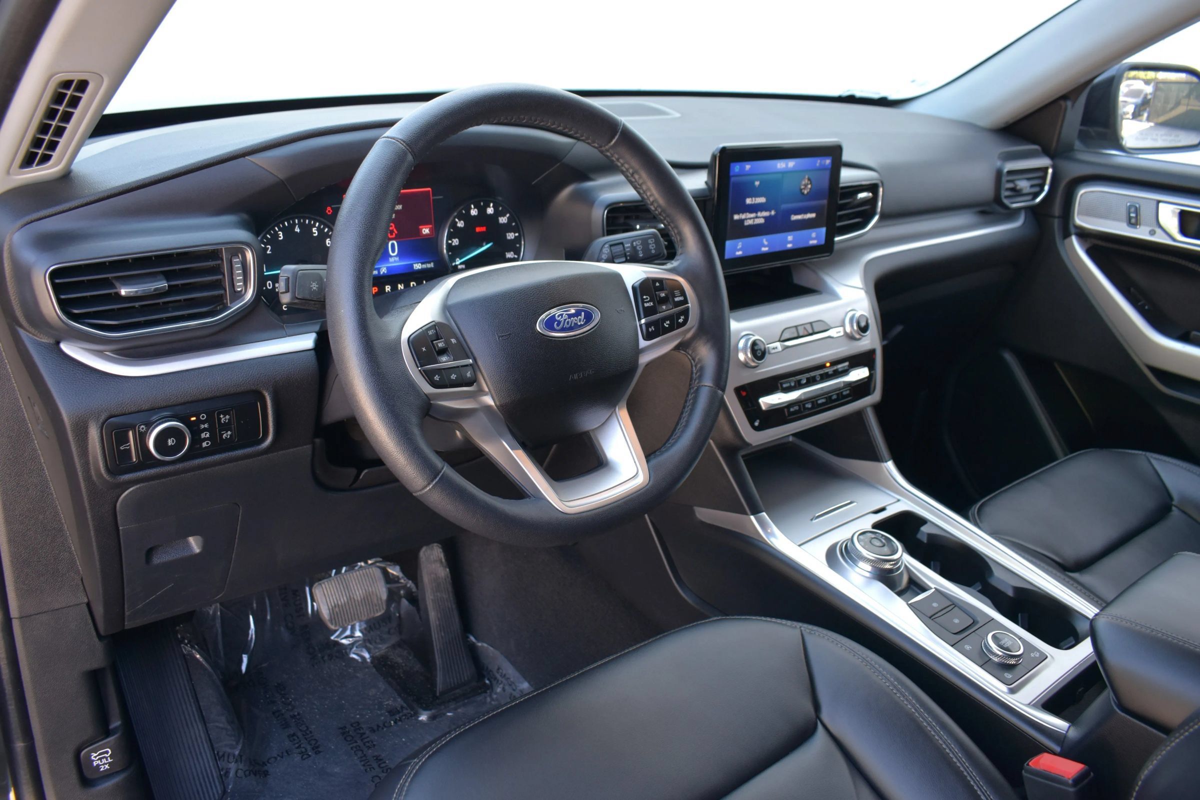 Used 2024 Ford Explorer XLT w/ Equipment Group 202A AWD/4WD image 47