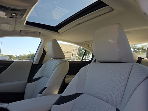 New 2025 Lexus ES 350 w/ Premium Package image 21