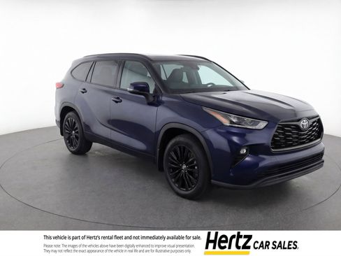 Used 2024 Toyota Highlander XSE image 1