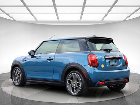 Used 2022 MINI Cooper SE w/ Driver Assistance Package image 6
