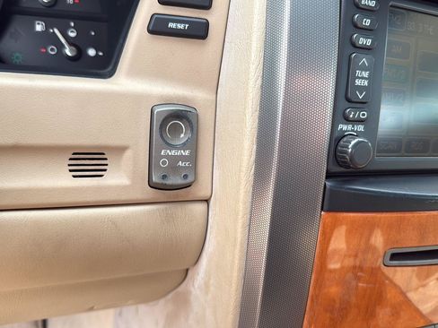 Used 2007 Cadillac XLR RWD image 20