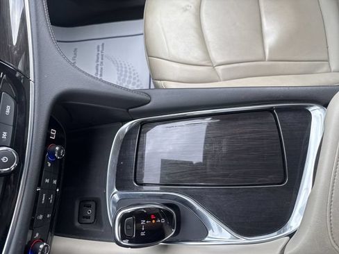 Used 2019 Buick Enclave Essence FWD image 22