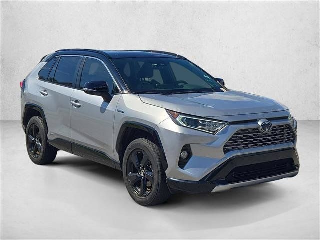 Used 2019 Toyota RAV4 XSE w/ XSE Weather Package AWD/4WD image 3