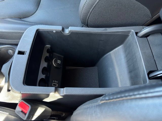 Used 2019 Jeep Cherokee Limited AWD/4WD image 23