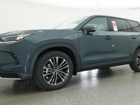 New 2026 Toyota Grand Highlander AWD Hybrid image 17