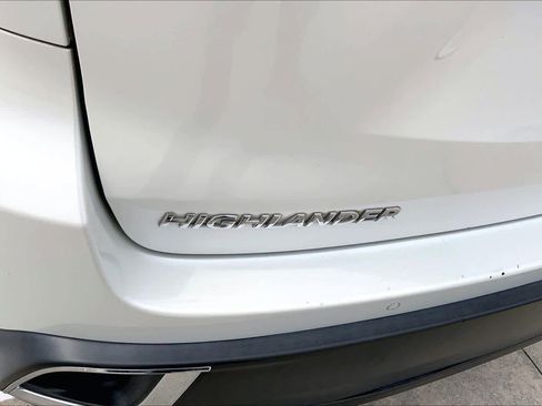 Used 2018 Toyota Highlander Limited Platinum AWD/4WD image 31