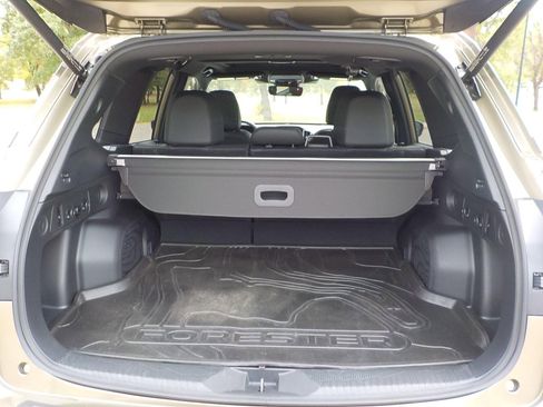 Used 2025 Subaru Forester Limited image 10