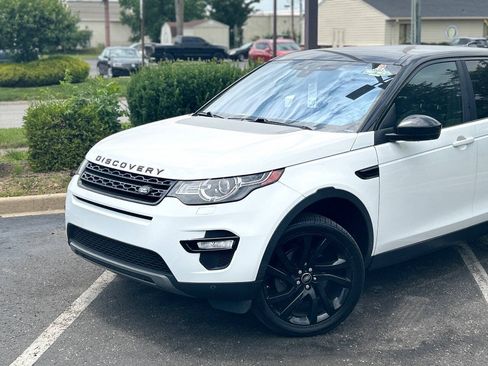 Used 2017 Land Rover Discovery Sport HSE AWD/4WD image 3