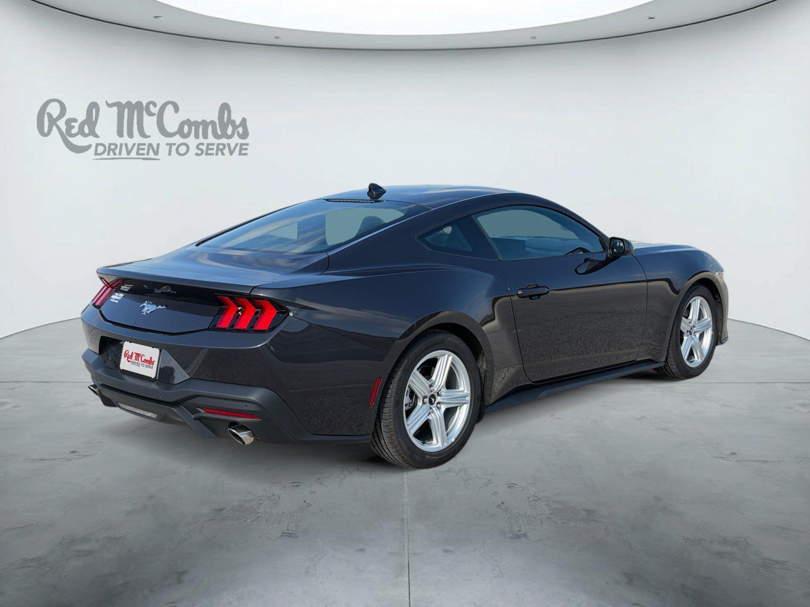 Used 2024 Ford Mustang Coupe RWD image 5