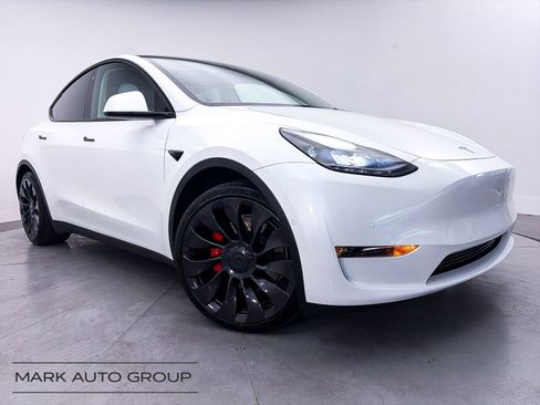 Used 2022 Tesla Model Y Performance AWD/4WD image 1