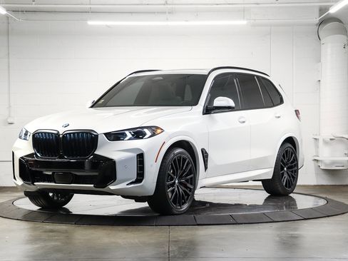 Used 2026 BMW X5 sDrive40i w/ M Sport Package RWD image 3