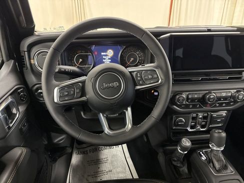 New 2025 Jeep Wrangler Unlimited Sahara AWD/4WD image 18