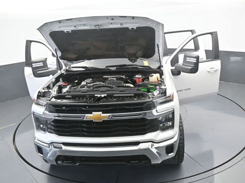 Used 2024 Chevrolet Silverado 2500 LT image 75