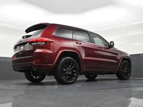 Used 2020 Jeep Grand Cherokee Altitude image 27