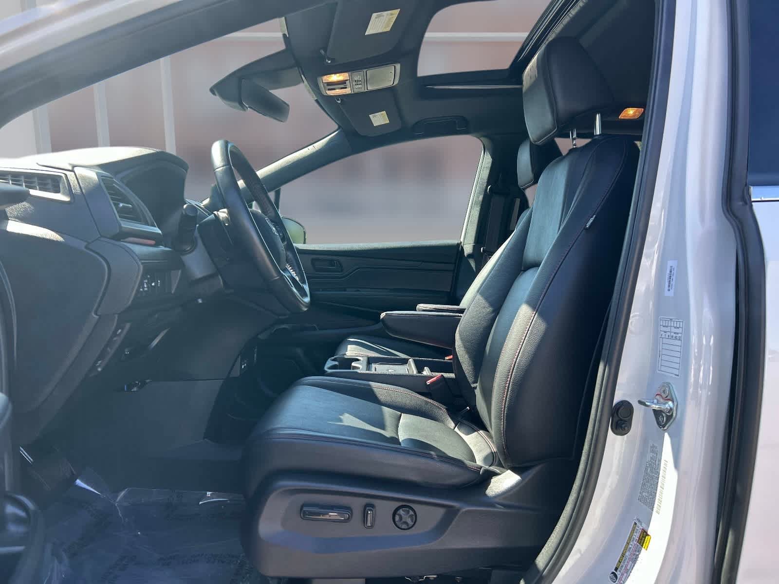 Used 2025 Honda Odyssey Sport-L image 24