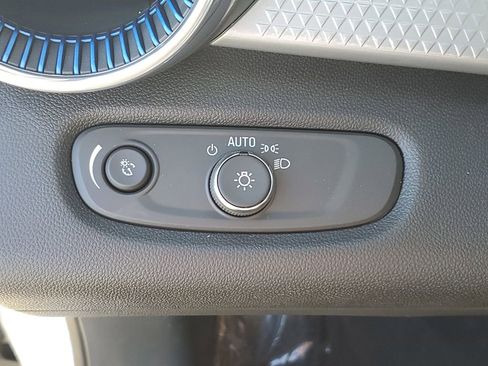 Used 2026 Chevrolet Trax LT image 22