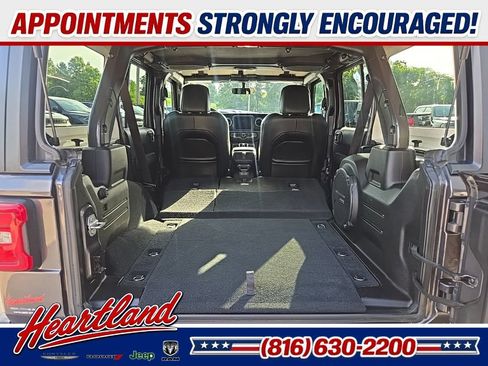 Used 2018 Jeep Wrangler Unlimited Sahara AWD/4WD image 88