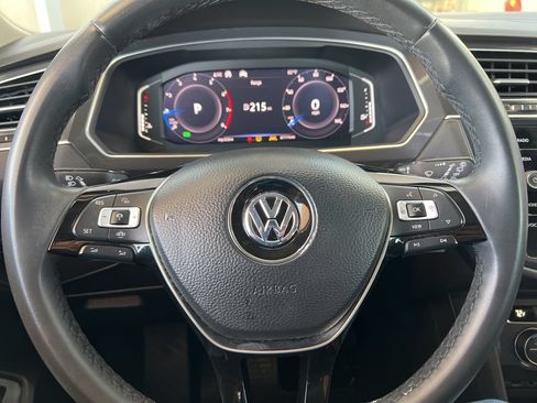 Certified 2020 Volkswagen Tiguan SEL w/ Tiguan Three-Row MDO Package FWD image 42