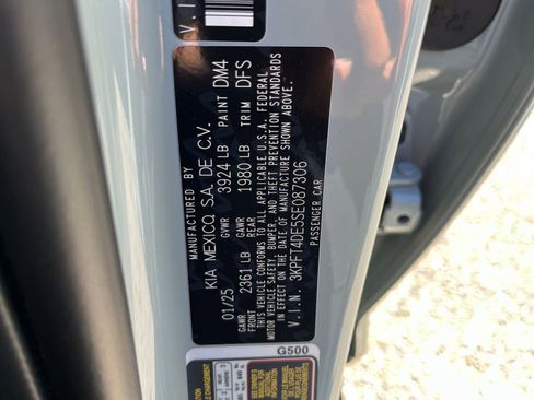 Used 2025 Kia K4 LXS image 28