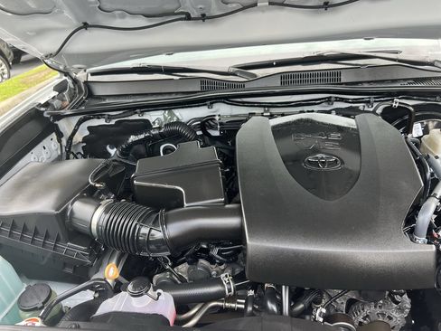 Used 2023 Toyota Tacoma SR5 w/ Technology Package AWD/4WD image 35