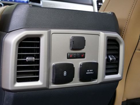 Used 2022 Ford F250 Lariat w/ Tremor Off-Road Package image 29