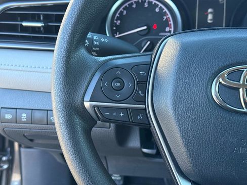 Used 2021 Toyota Camry LE image 31