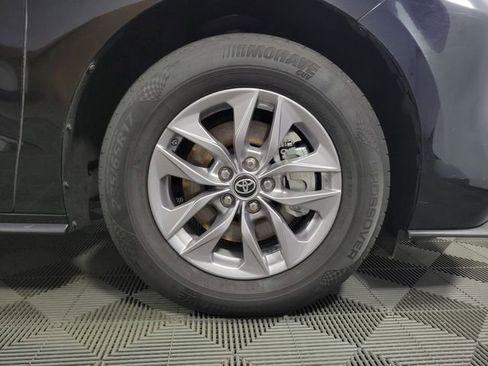 Used 2024 Toyota Sienna LE image 11