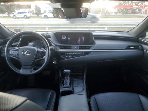 Used 2019 Lexus ES 350 w/ Ultra Luxury Package image 9