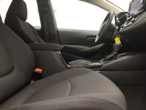 Used 2022 Toyota Corolla LE FWD image 21