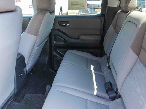 Used 2023 Nissan Frontier SV w/ Technology Package RWD image 18
