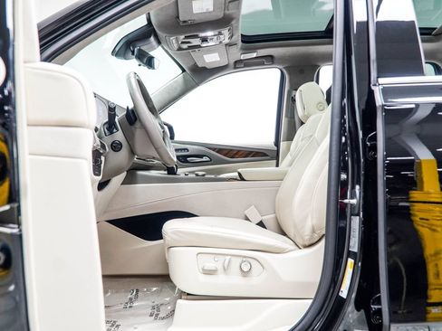Used 2024 Cadillac Escalade Premium Luxury Platinum RWD image 52
