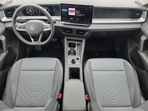 New 2026 Volkswagen Tiguan SE FWD image 23