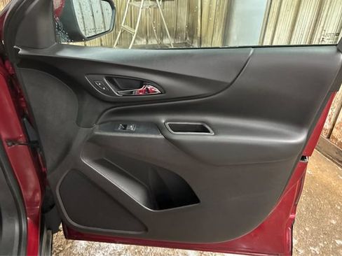 Used 2018 Chevrolet Equinox LT AWD/4WD image 21