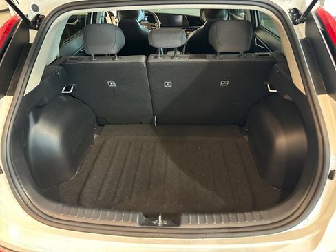 Used 2026 Kia Niro LX FWD image 30