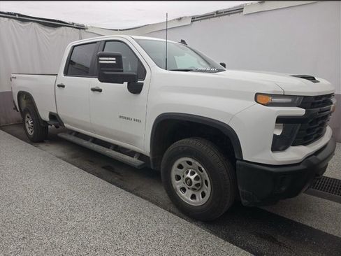 Used 2024 Chevrolet Silverado 3500 W/T image 4