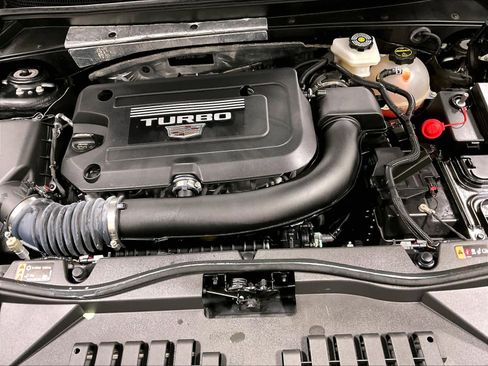 Used 2025 Cadillac XT4 Sport image 35