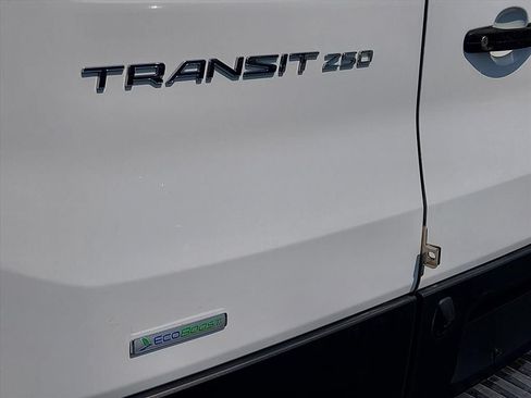Used 2018 Ford Transit 250 130 Low Roof RWD image 19