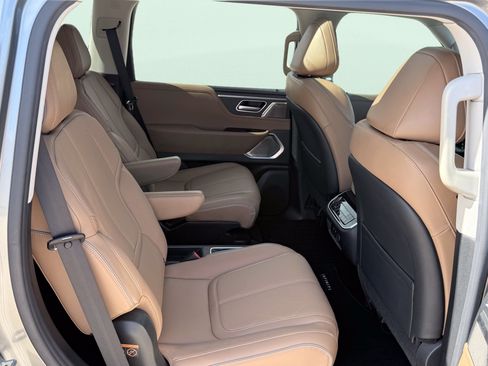 Used 2025 INFINITI QX80 Sensory AWD/4WD image 44