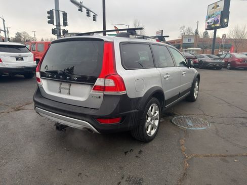 Used 2016 Volvo XC70 T5 Premier w/ Proximity Package image 6